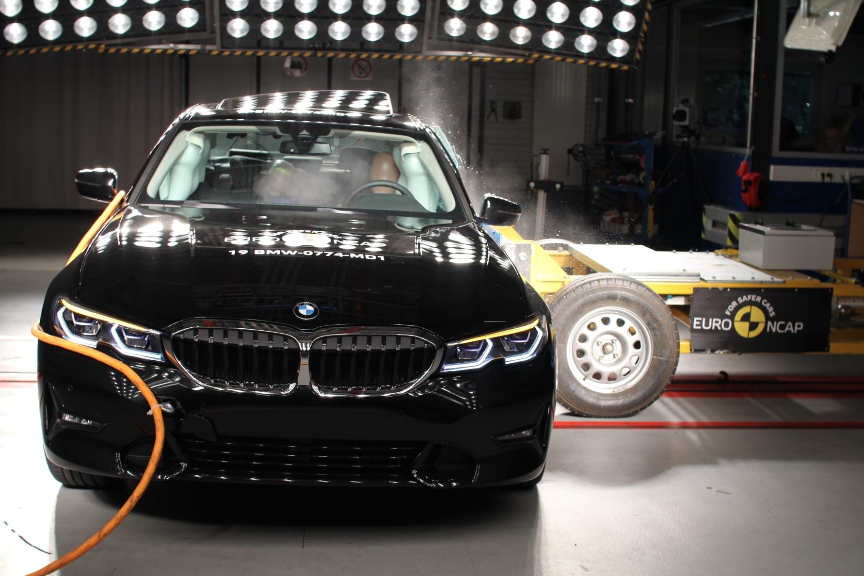 BMW 3 series - side crash test Oct 19