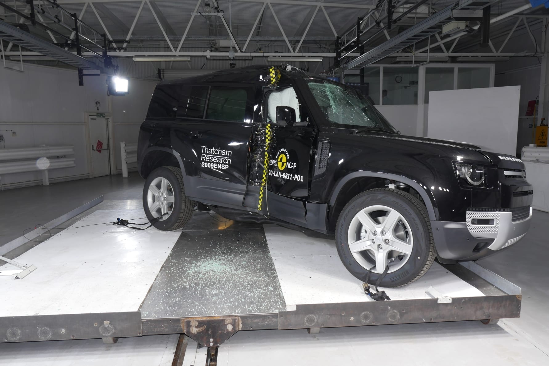 Land Rover Defender - Side Pole test 2020 - after crash