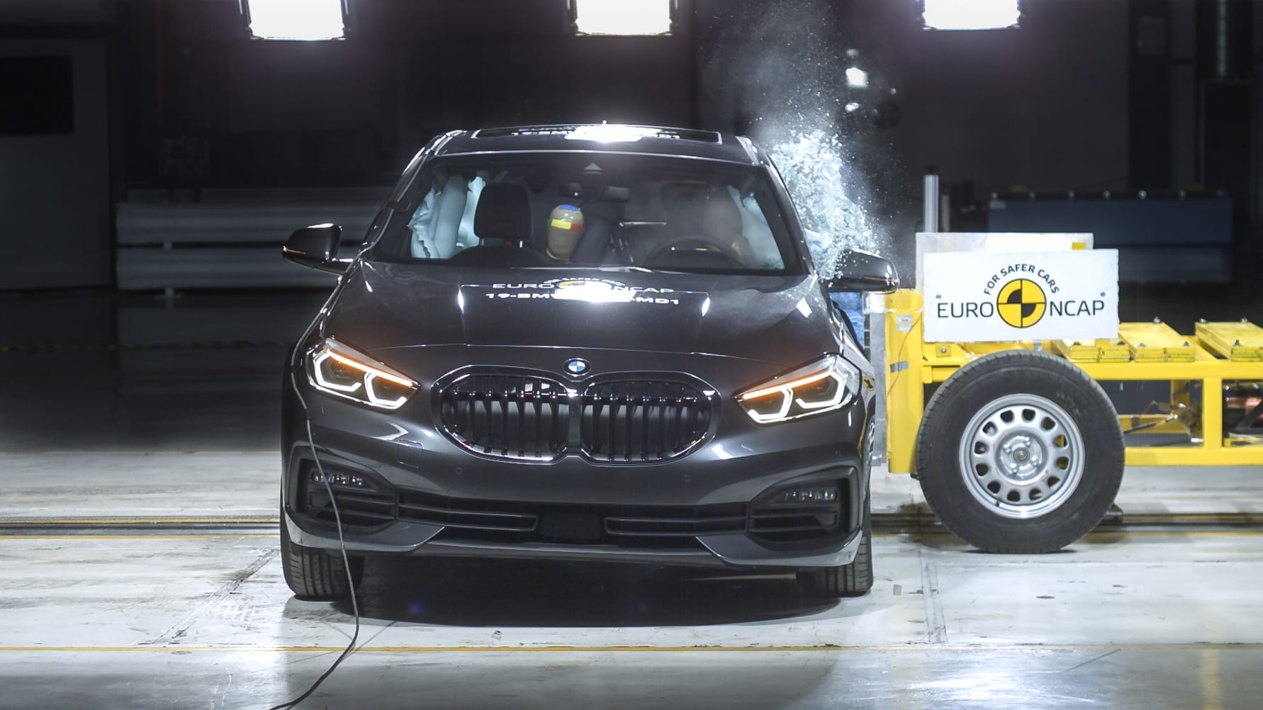 BMW 1 series - side crash test Oct 19