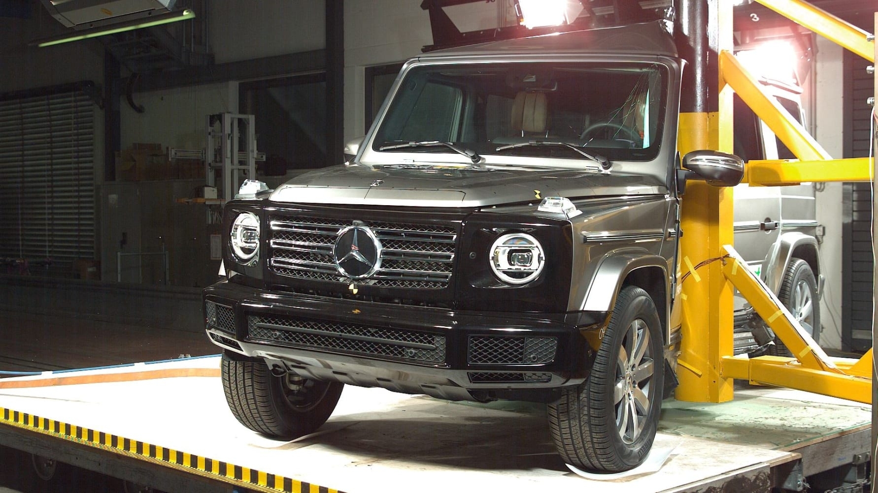 Mercedes- Benz G-Class Pole Crash Test - Feb 19