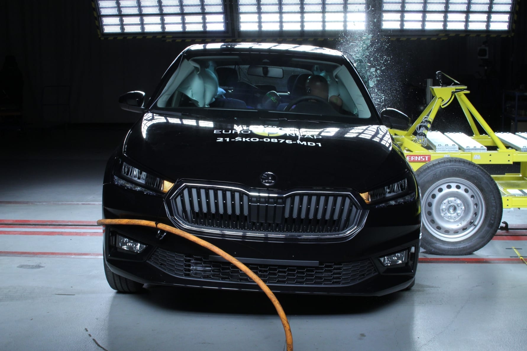 Skoda Fabia side mobile barrier test - Dec 2021