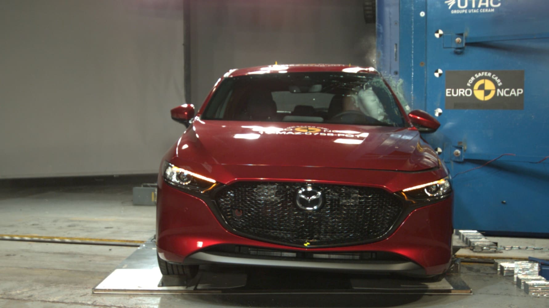Mazda 3 Pole crash test May 2019