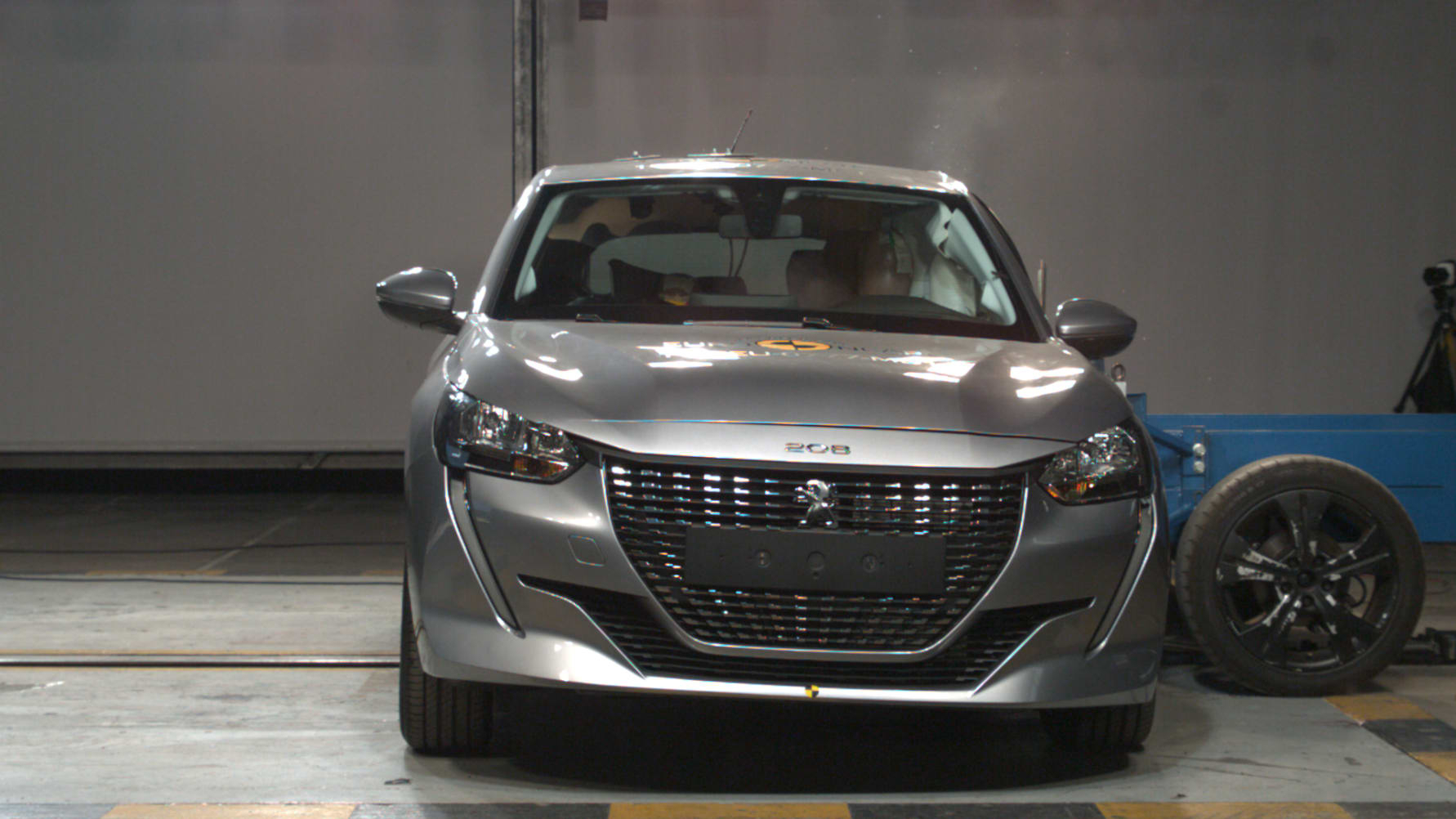 Peugeot 208 side crash test Oct 19